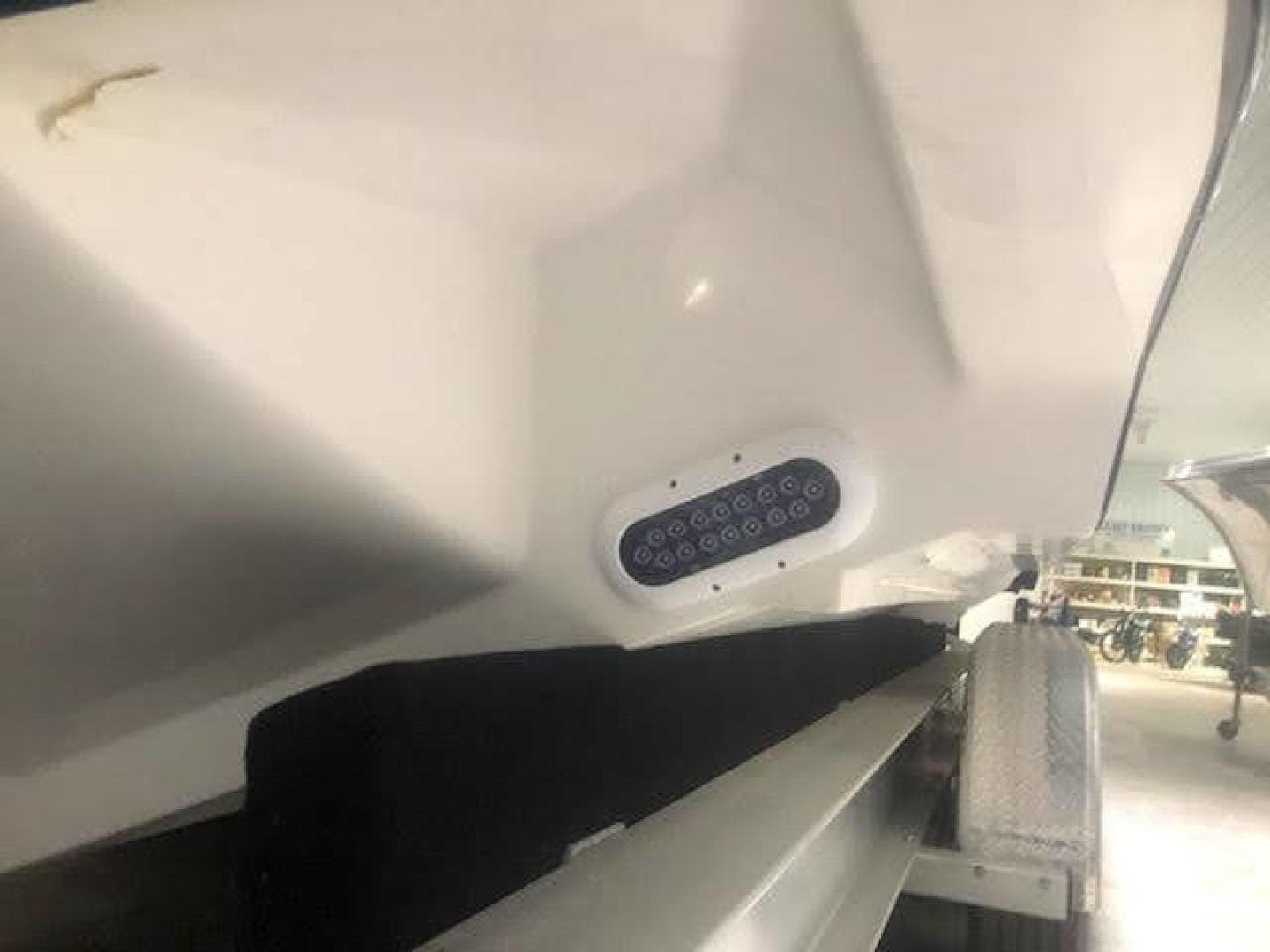 2019 Midnight Express 39 Cuddy — photo 20