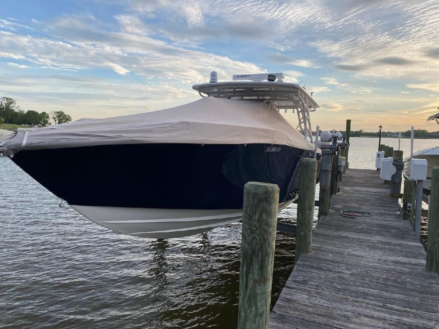2019 Midnight Express 39 Cuddy — photo 22