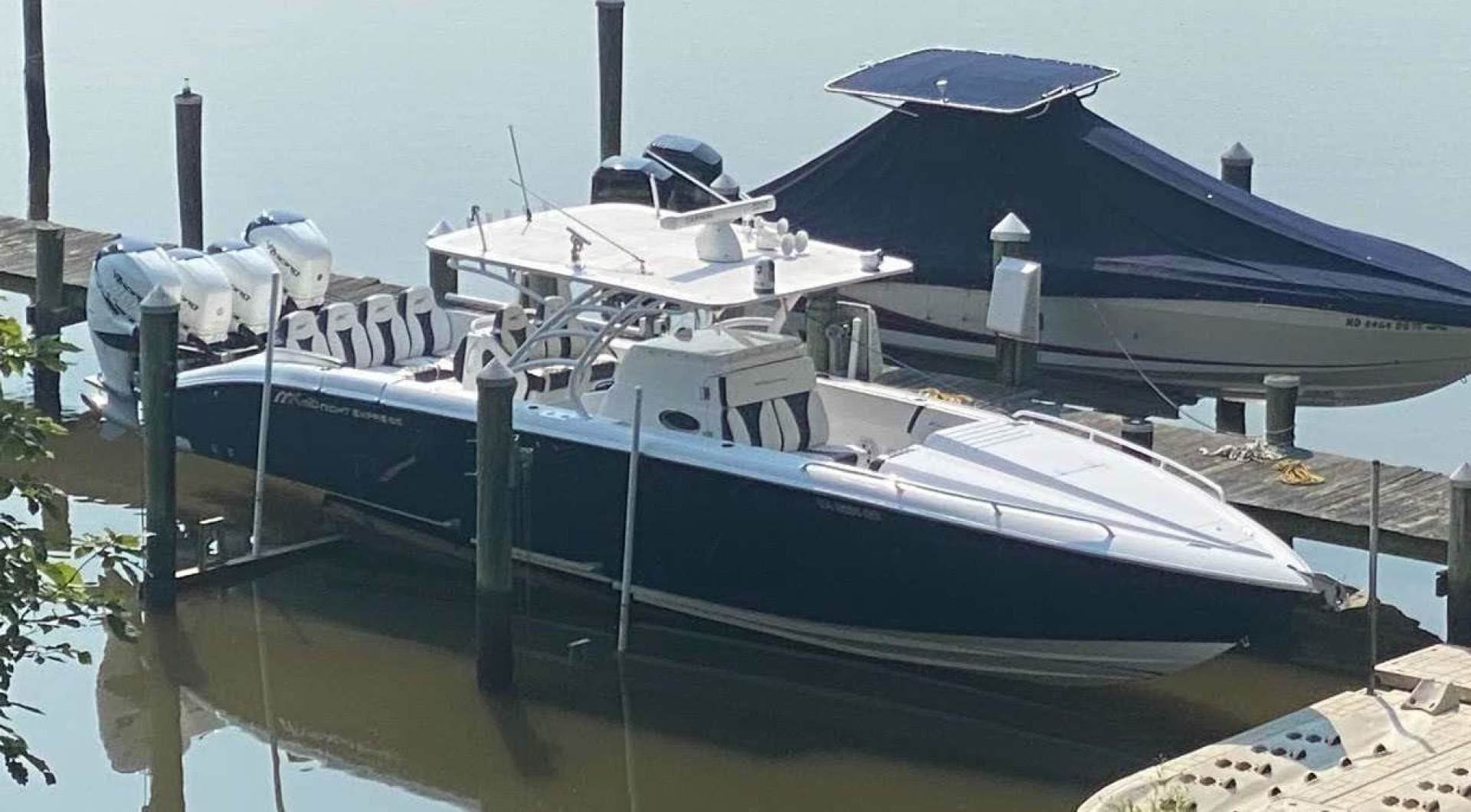 2019 Midnight Express 39 Cuddy — photo 25