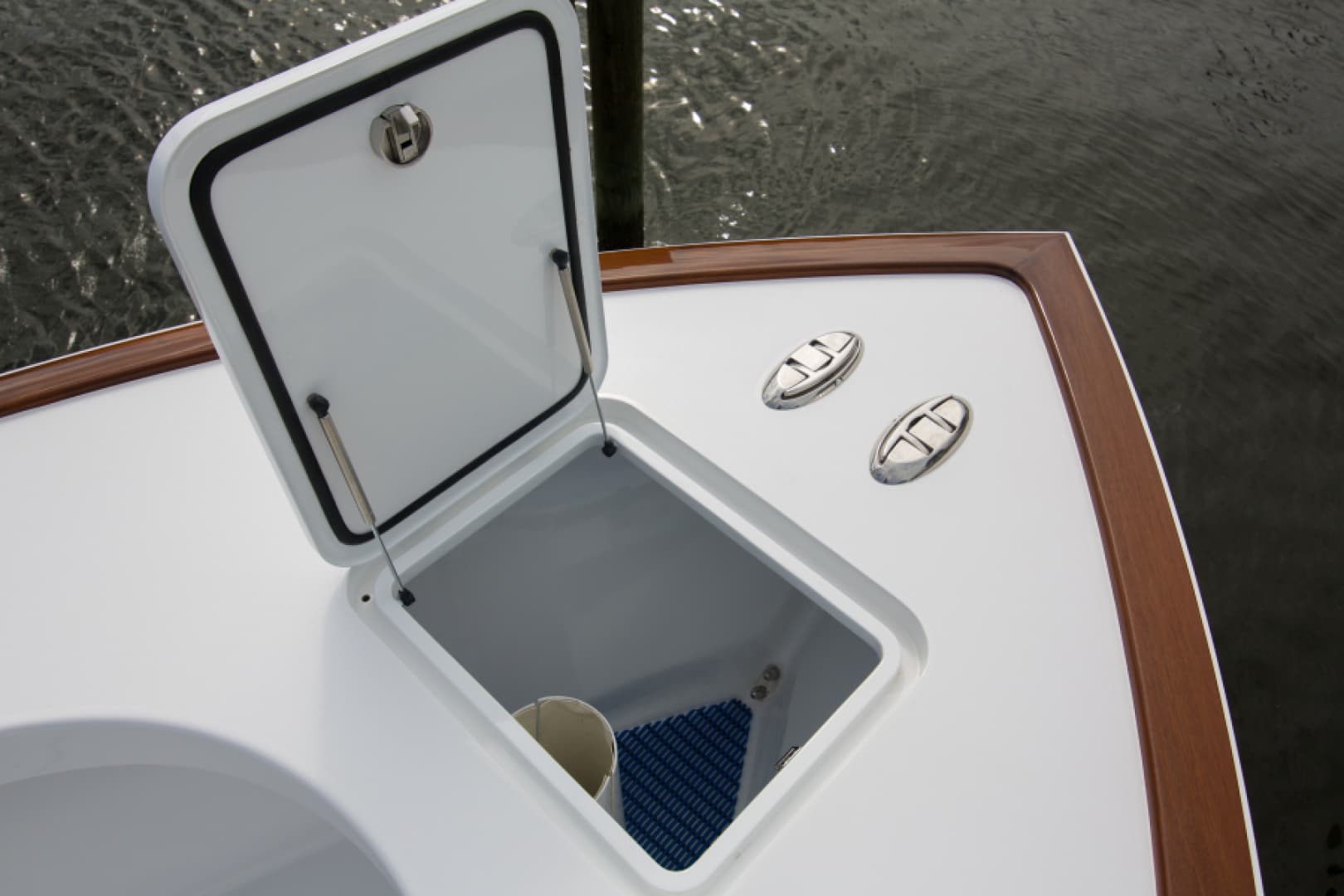 2022 Tribute Center Console — photo 10