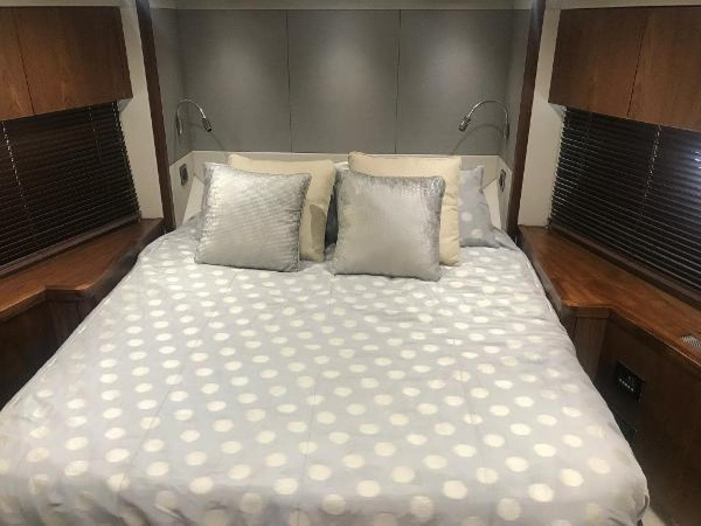 2015 Sunseeker Predator — photo 10