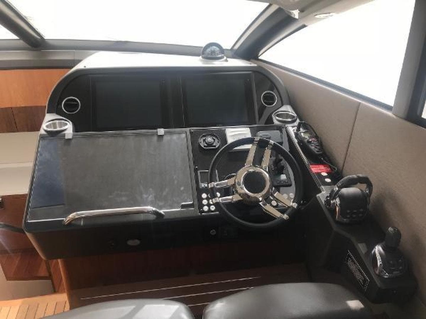 2015 Sunseeker Predator — photo 5