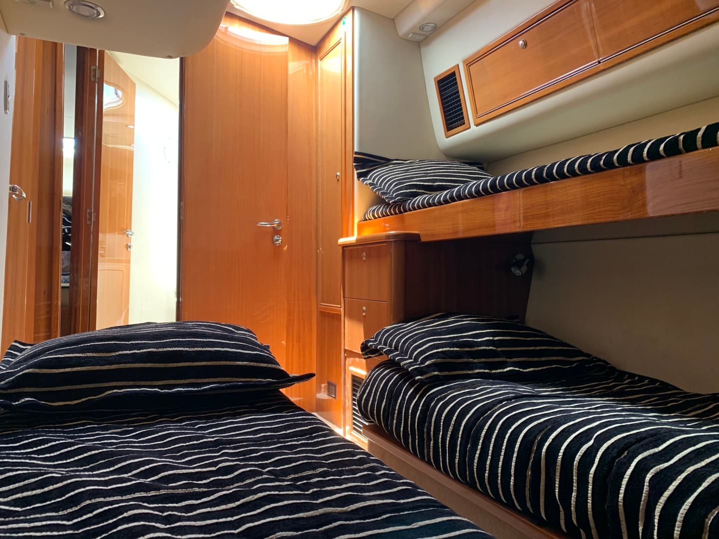 2008 Riviera 42 Flybridge — photo 18