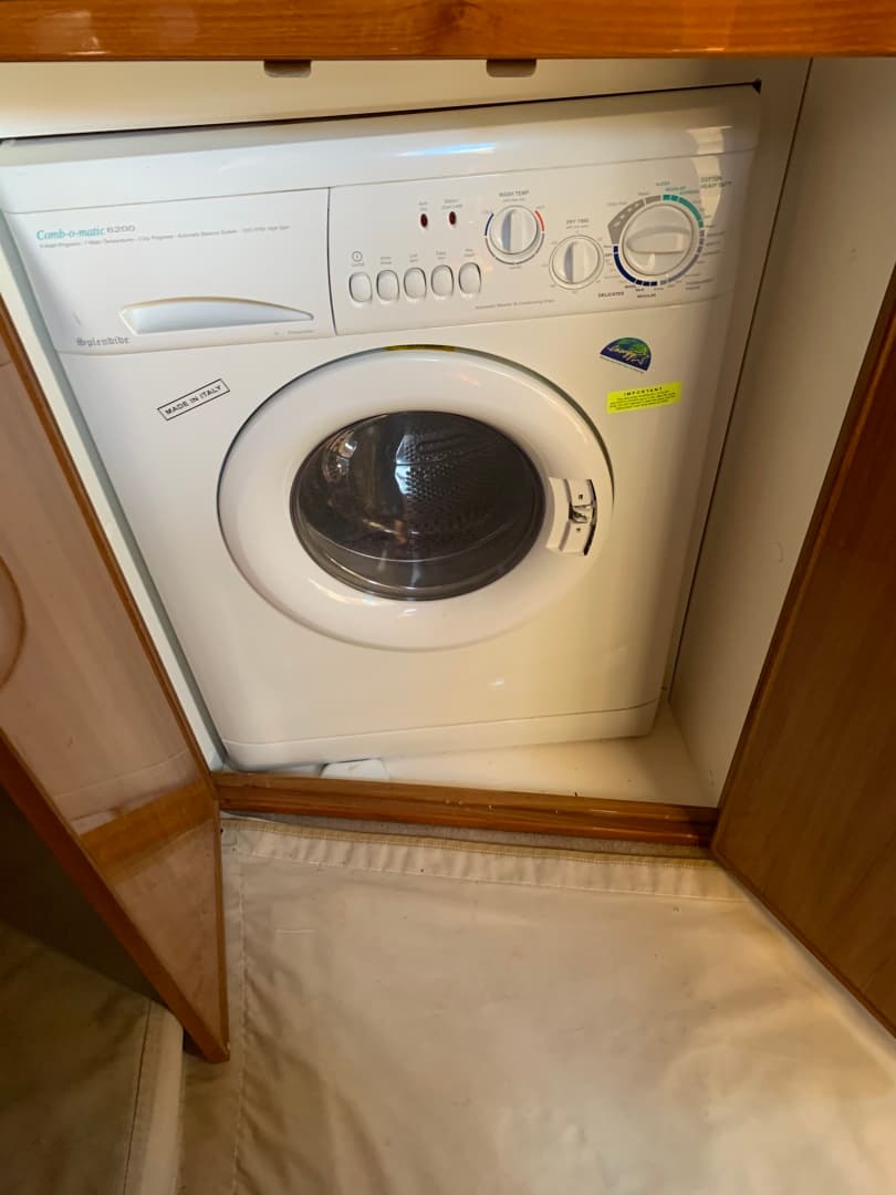 2008 Riviera 42 Flybridge — photo 15