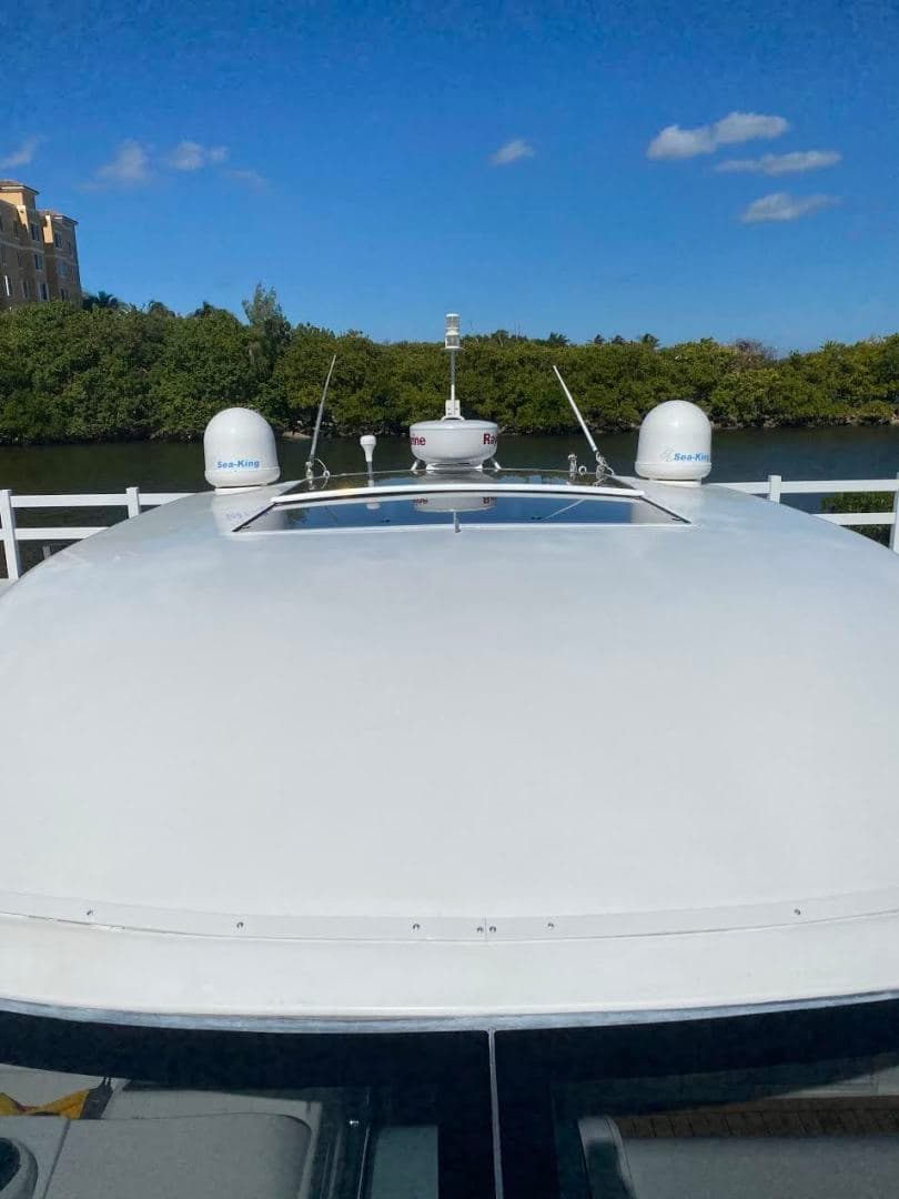 2000 Carver Trojan 440 Express — photo 6