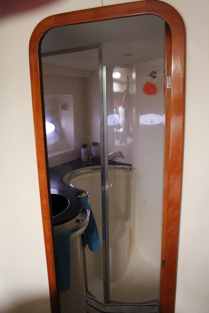 2000 Carver Trojan 440 Express — photo 33