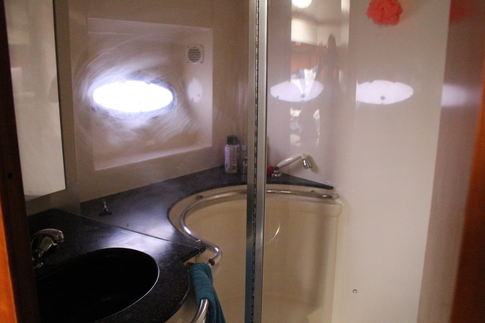 2000 Carver Trojan 440 Express — photo 34