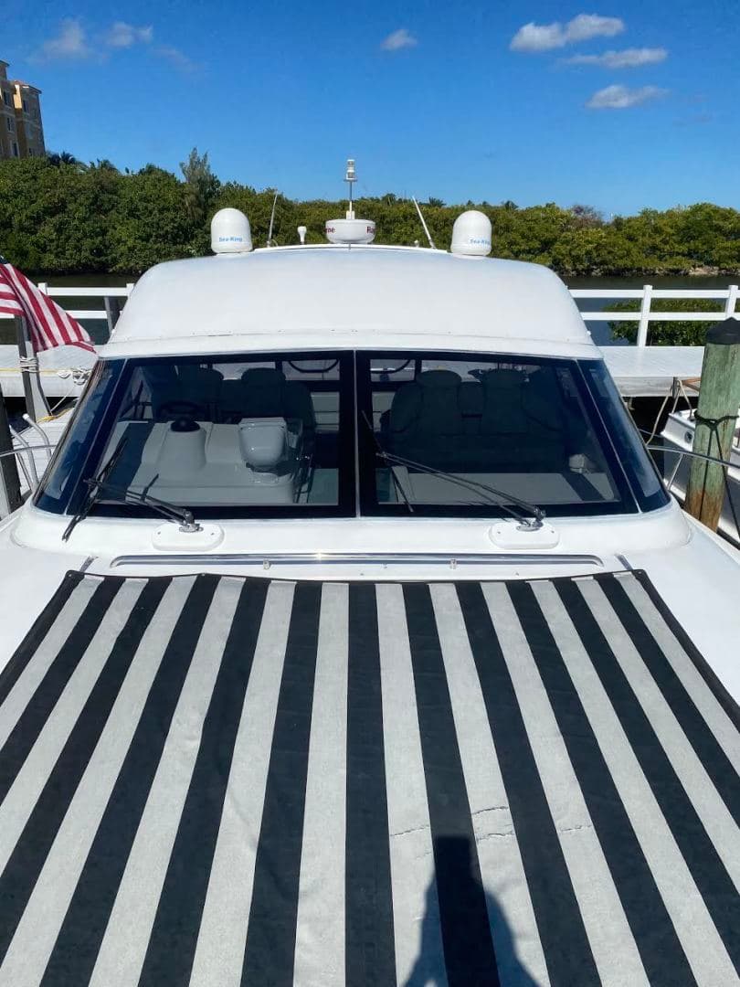 2000 Carver Trojan 440 Express — photo 8