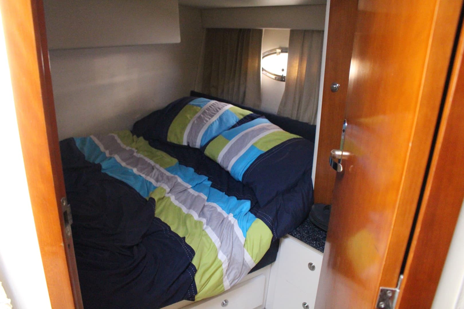 2000 Carver Trojan 440 Express — photo 35