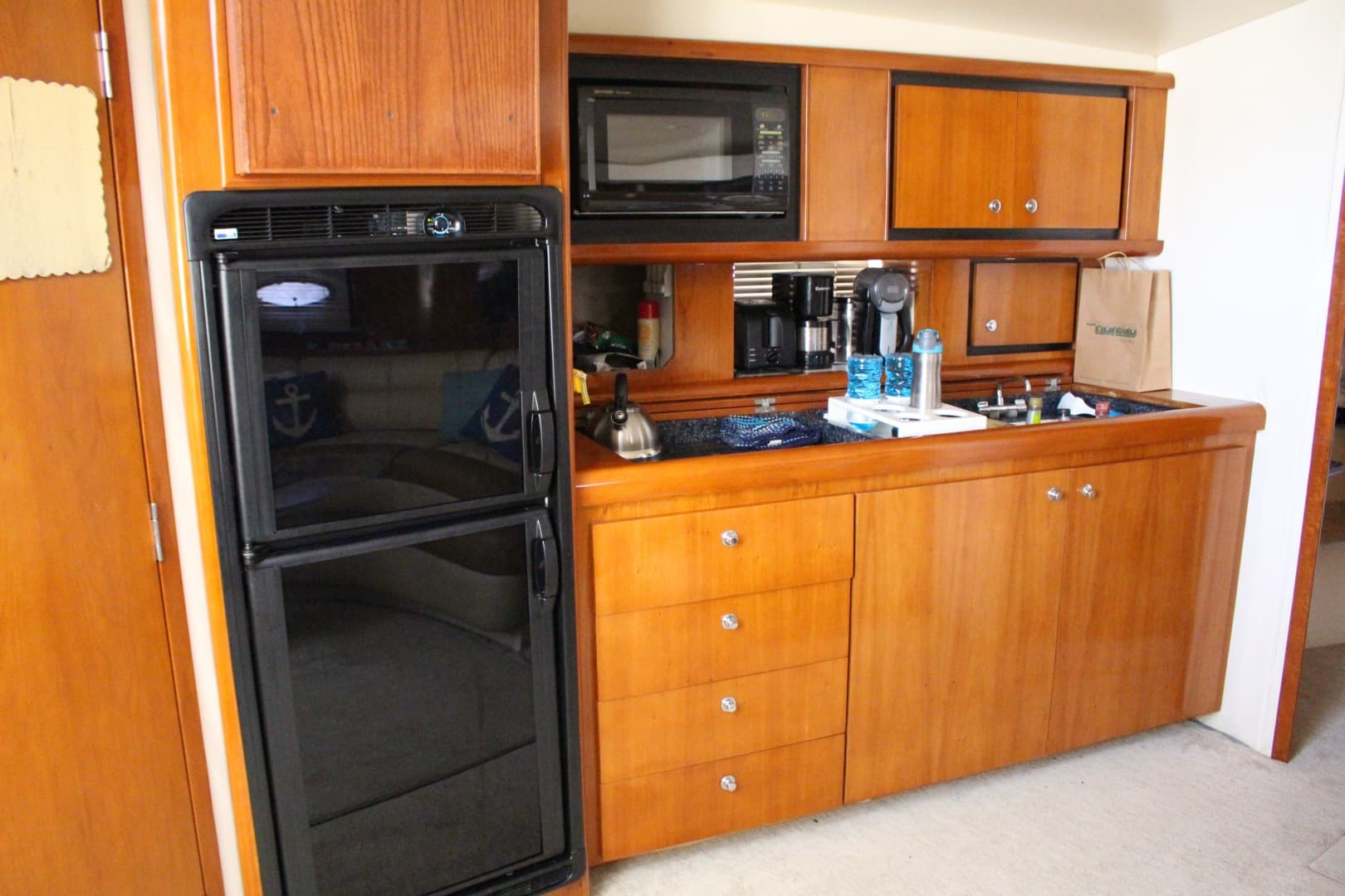 2000 Carver Trojan 440 Express — photo 28