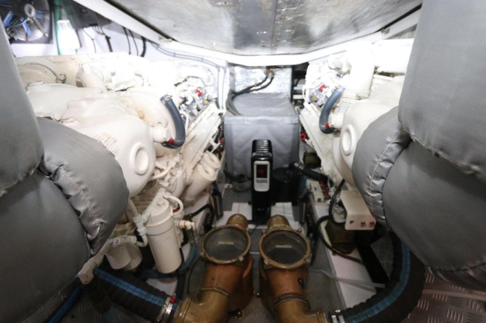 2004 Sunseeker Predator — photo 40