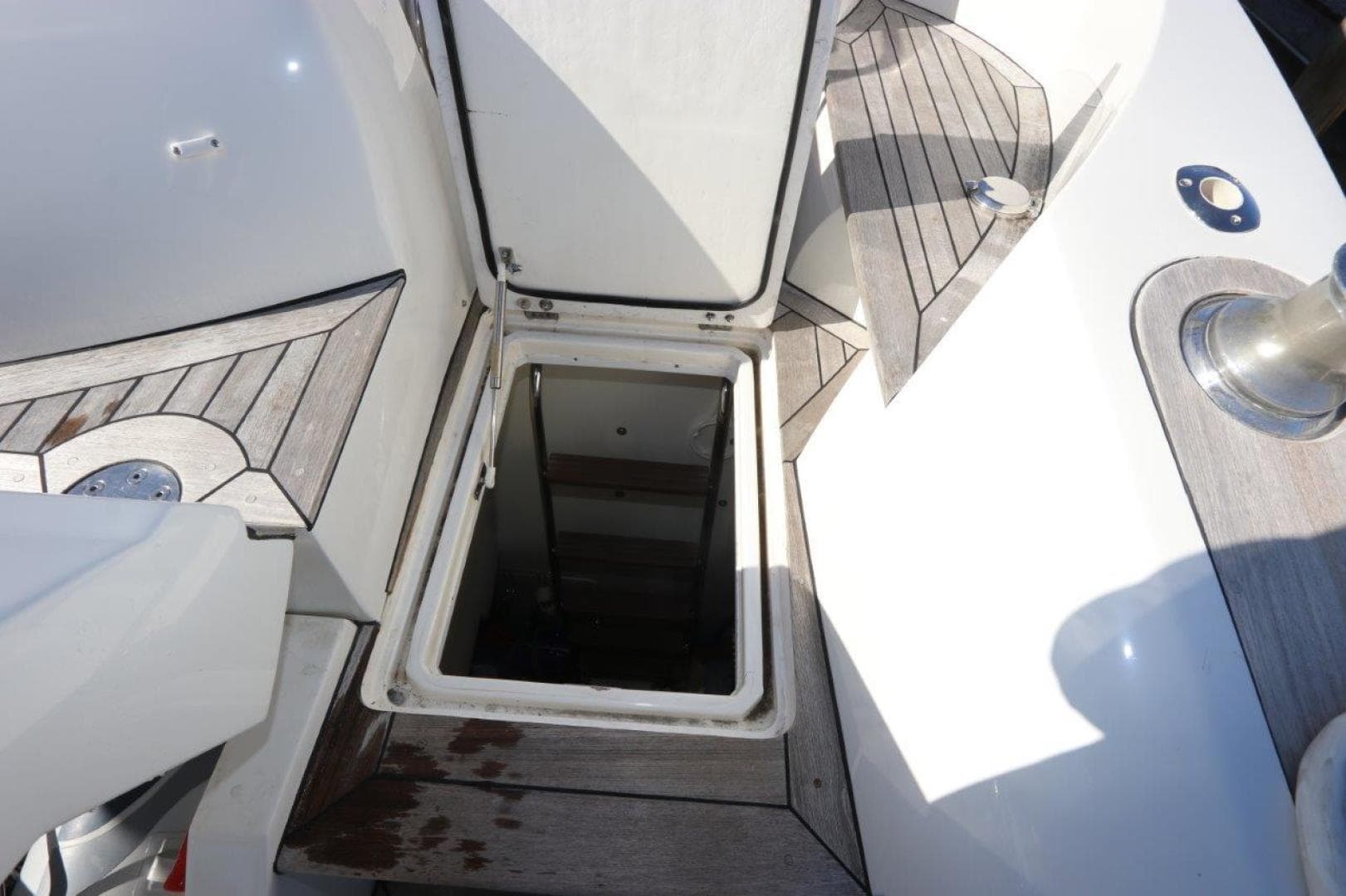 2004 Sunseeker Predator — photo 10