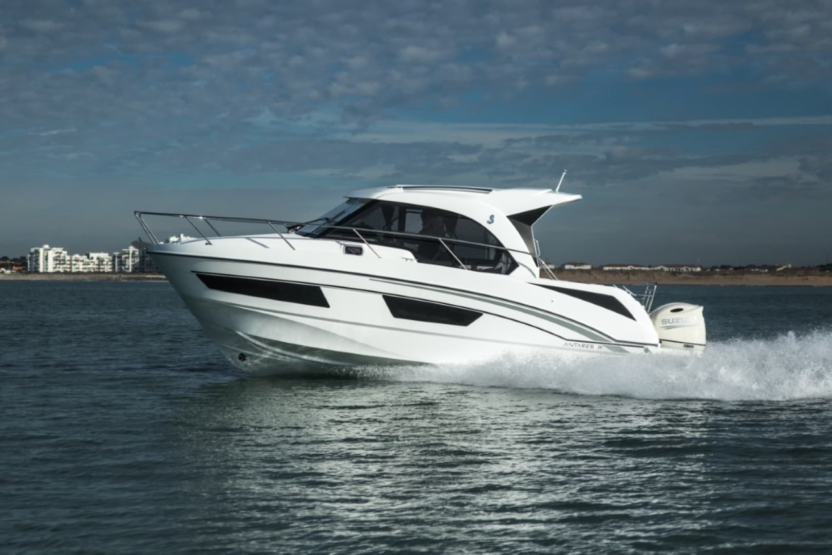 2025 Beneteau Antares 9 — photo 7