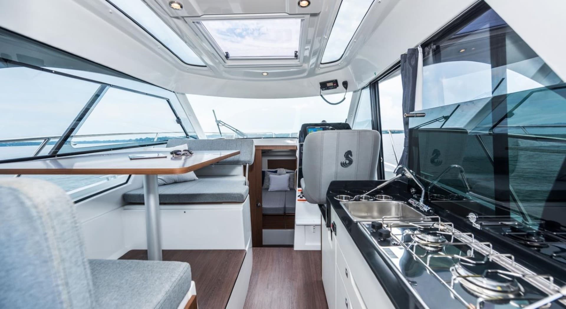 2025 Beneteau Antares 9 — photo 12