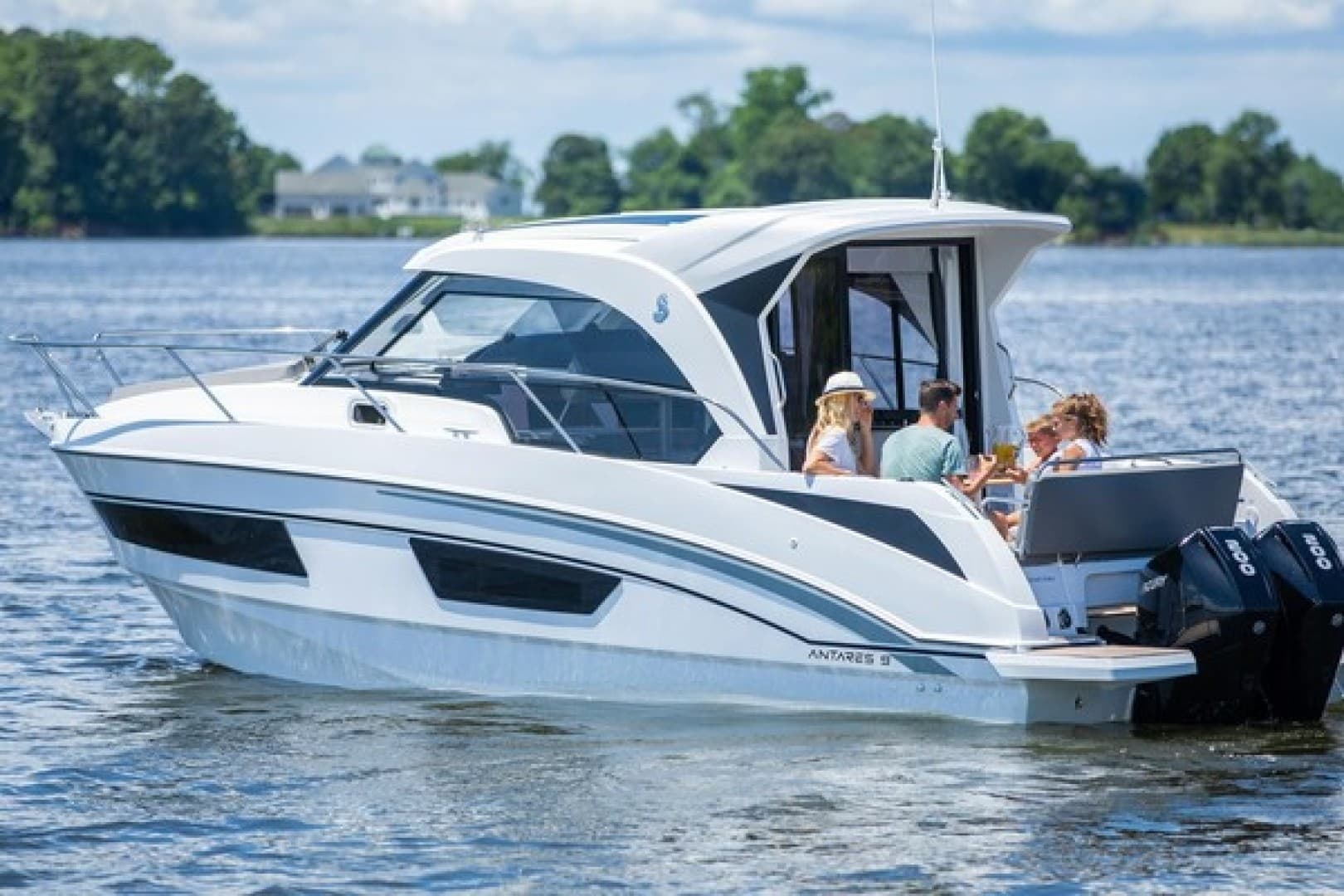 2025 Beneteau Antares 9 — photo 2