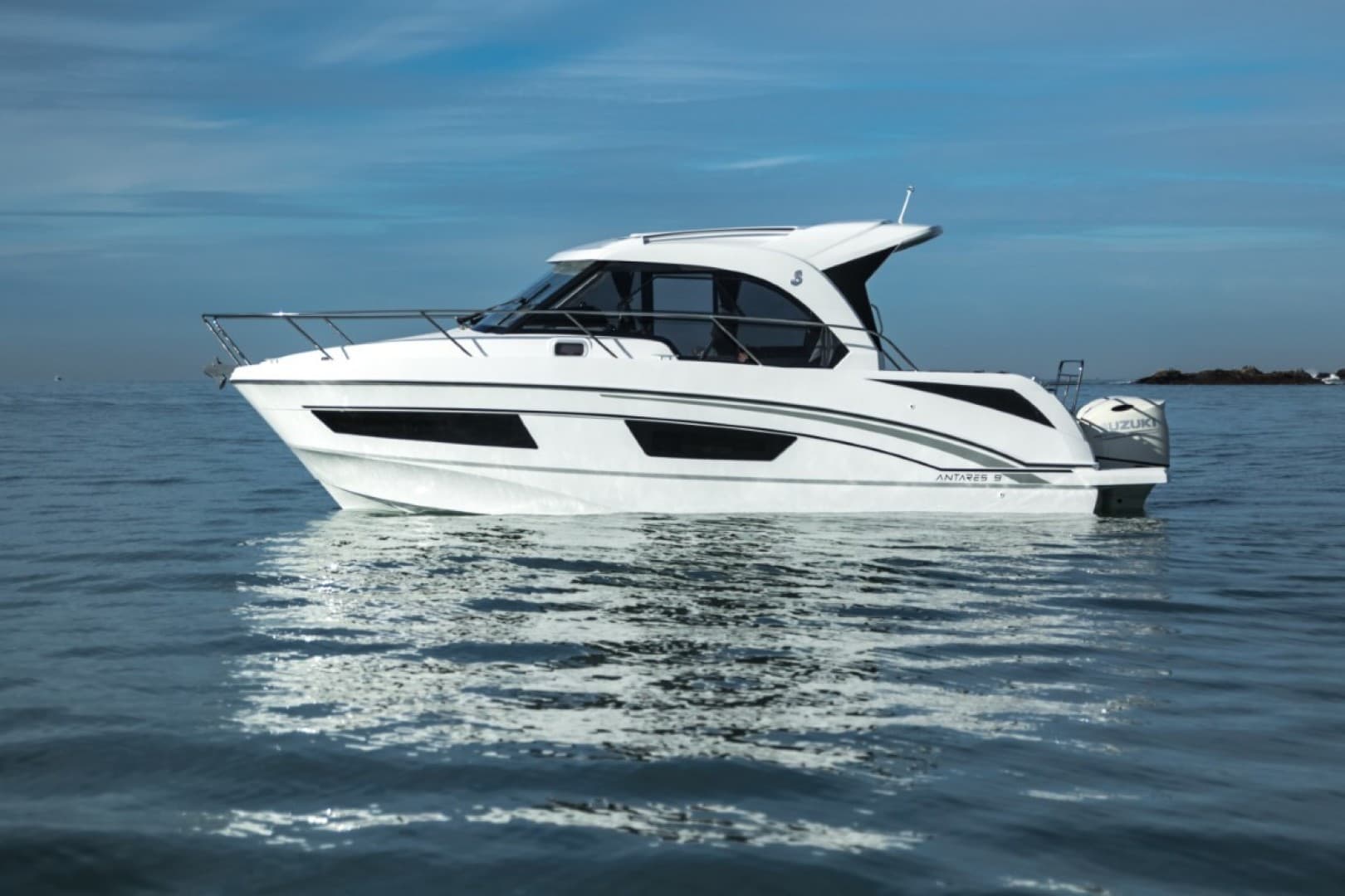 2025 Beneteau Antares 9 — photo 1