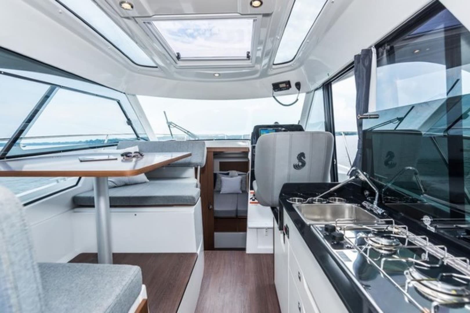 2025 Beneteau Antares 9 — photo 12