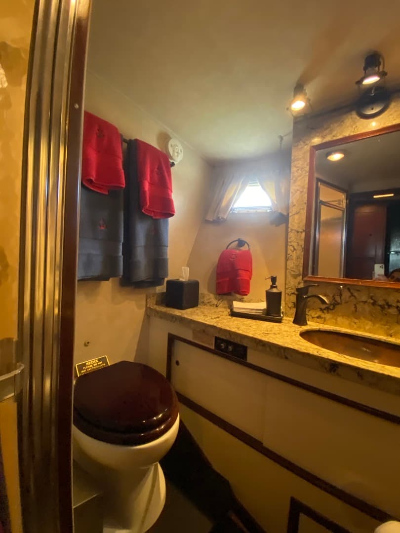 1986 Hatteras Sport Fish Convertible — photo 16