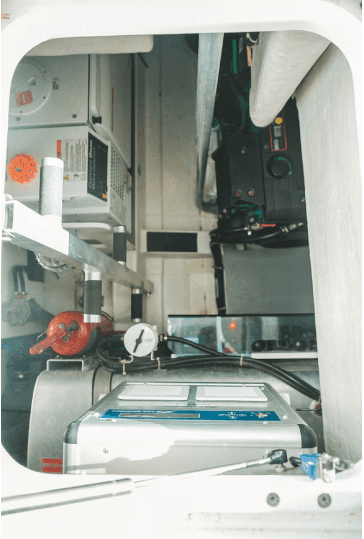 2010 Beneteau Monte Carlo 47 — photo 37