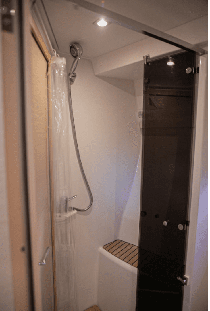 2010 Beneteau Monte Carlo 47 — photo 32