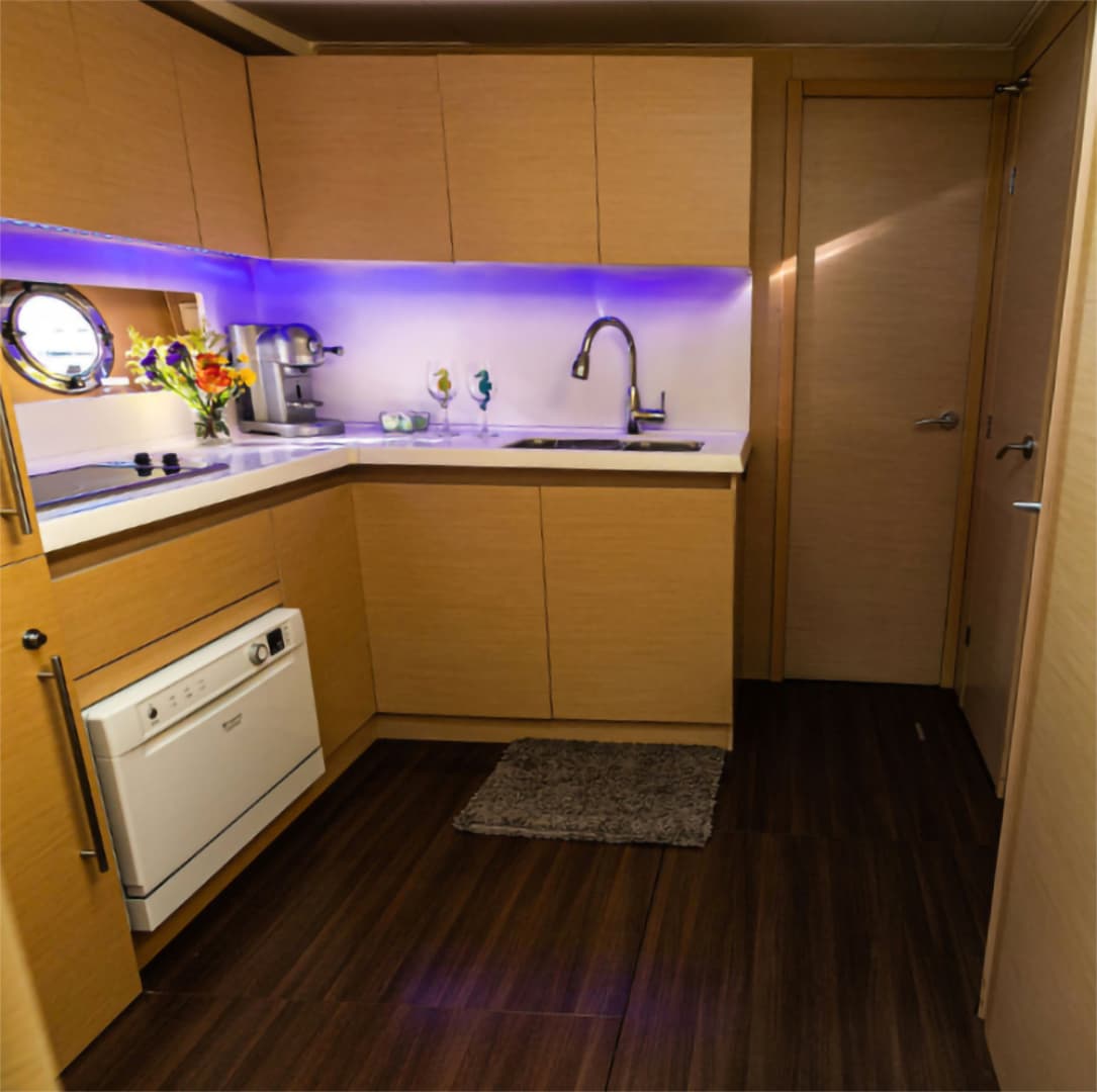 2010 Beneteau Monte Carlo 47 — photo 22