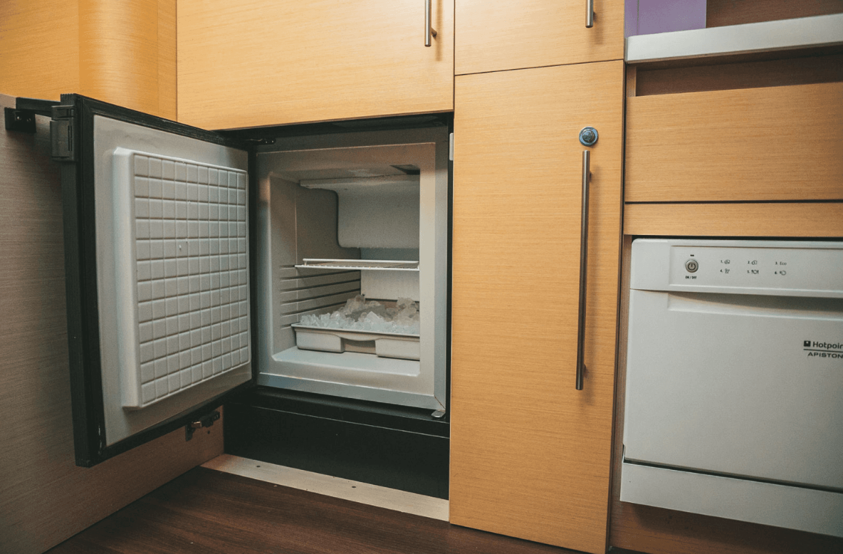 2010 Beneteau Monte Carlo 47 — photo 26