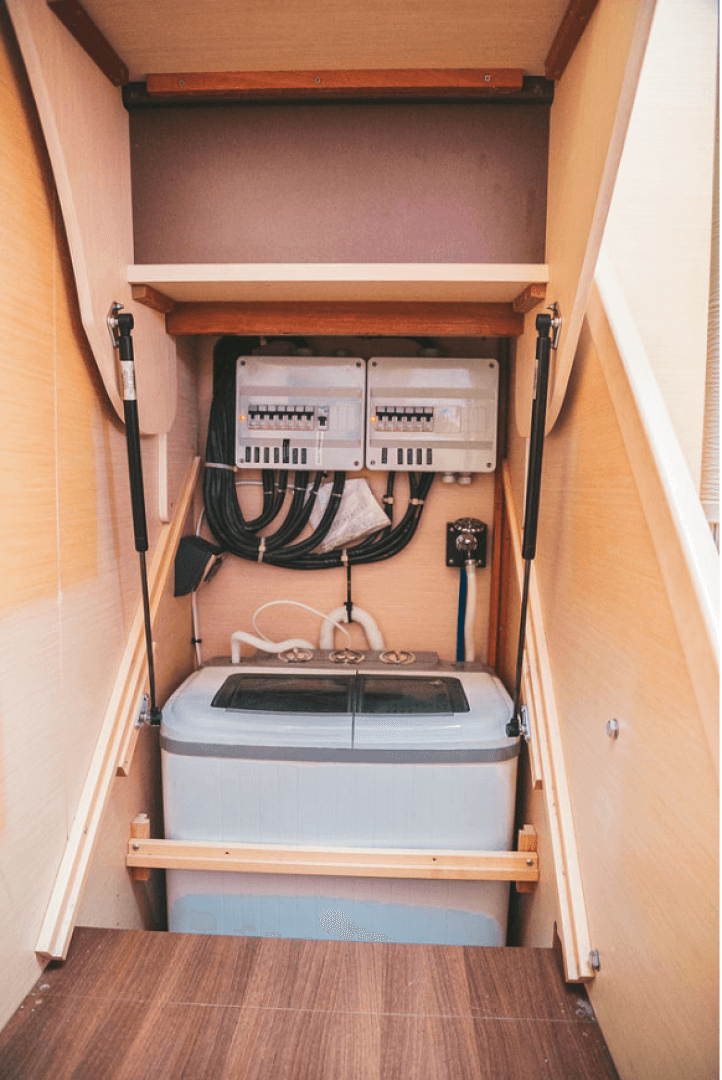 2010 Beneteau Monte Carlo 47 — photo 36