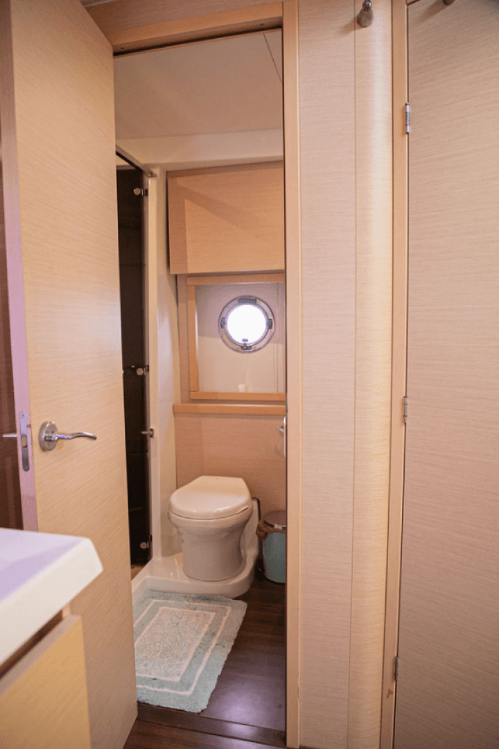 2010 Beneteau Monte Carlo 47 — photo 30