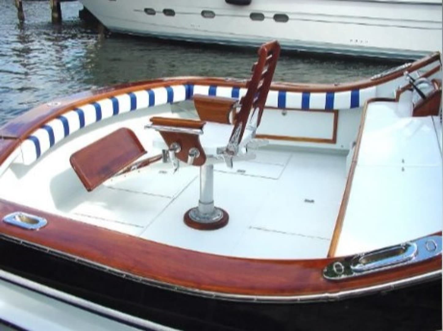 1965 Burger Cockpit Flybridge — photo 10