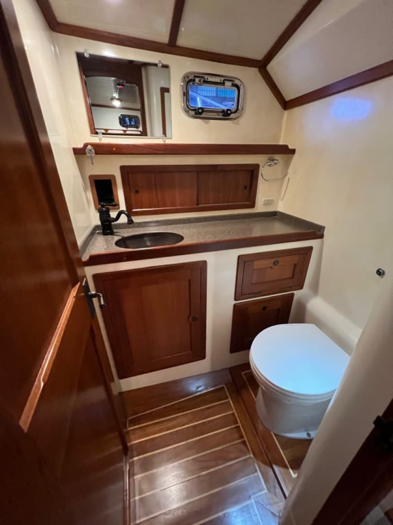 2007 Northern Bay 38 — photo 43