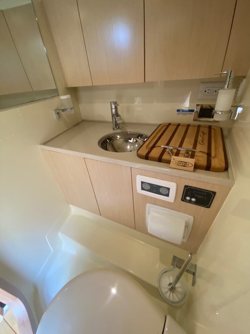 2018 Chris-Craft Corsair 34 — photo 36