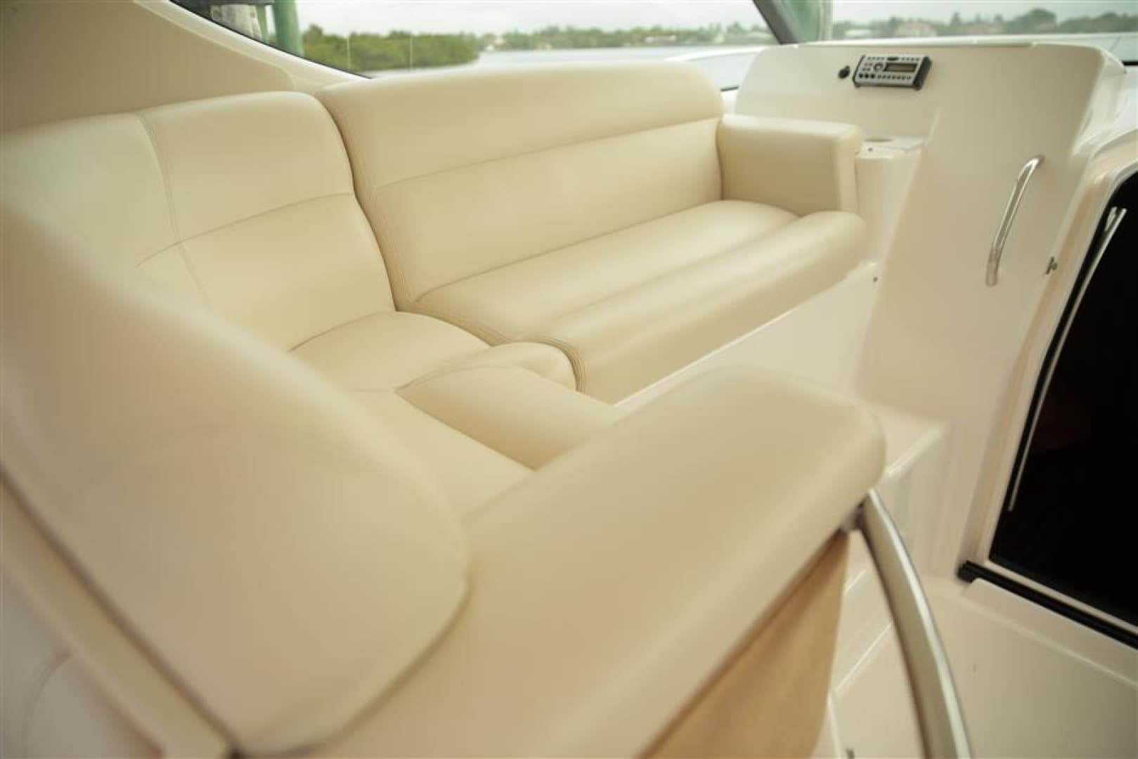 2008 Tiara Yachts 3900 Sovran — photo 16