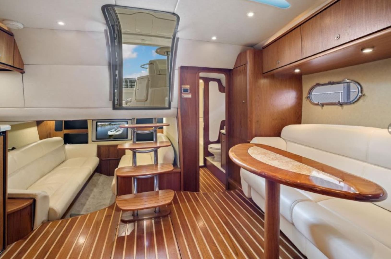 2008 Tiara Yachts 3900 Sovran — photo 17