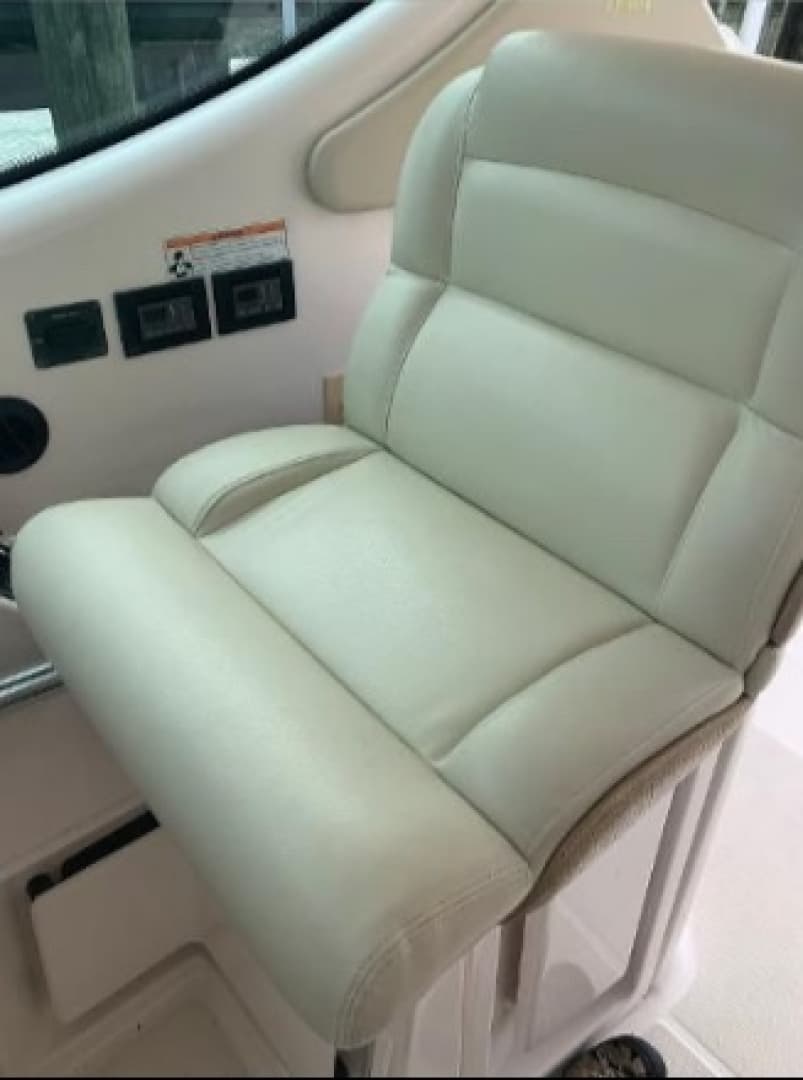 2008 Tiara Yachts 3900 Sovran — photo 11