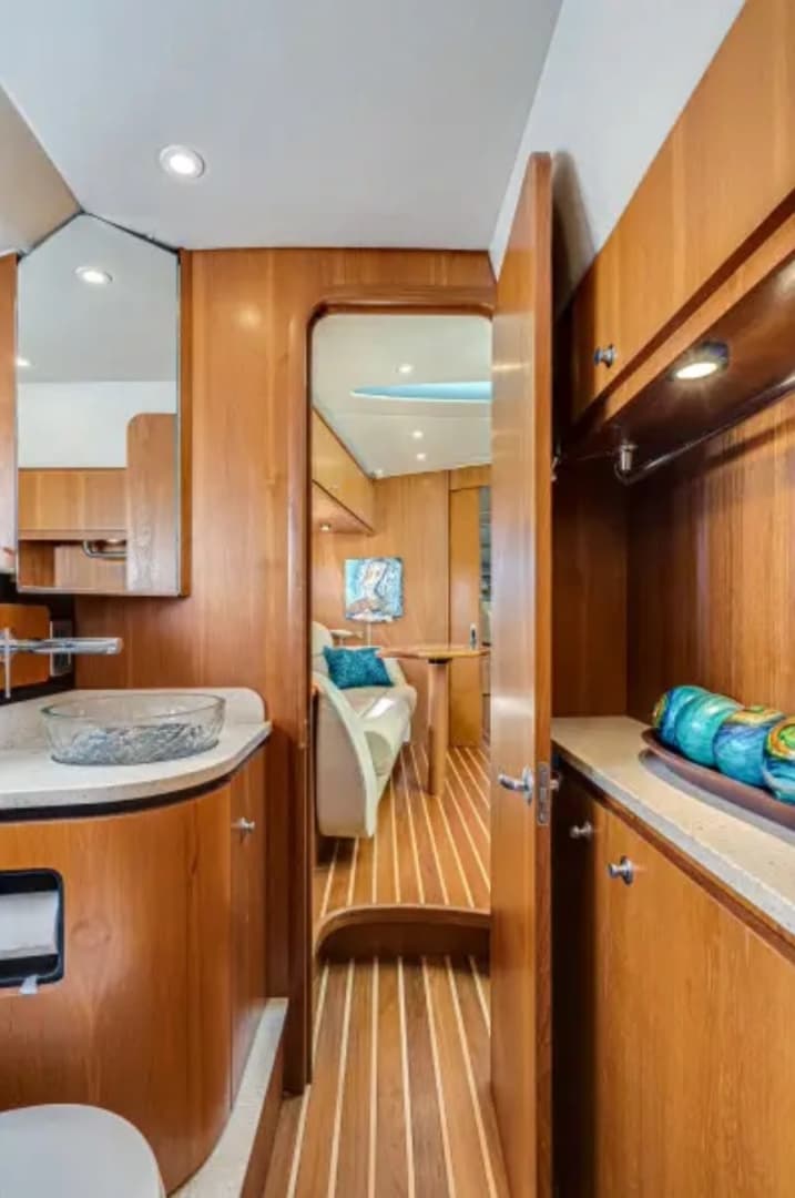 2008 Tiara Yachts 3900 Sovran — photo 21