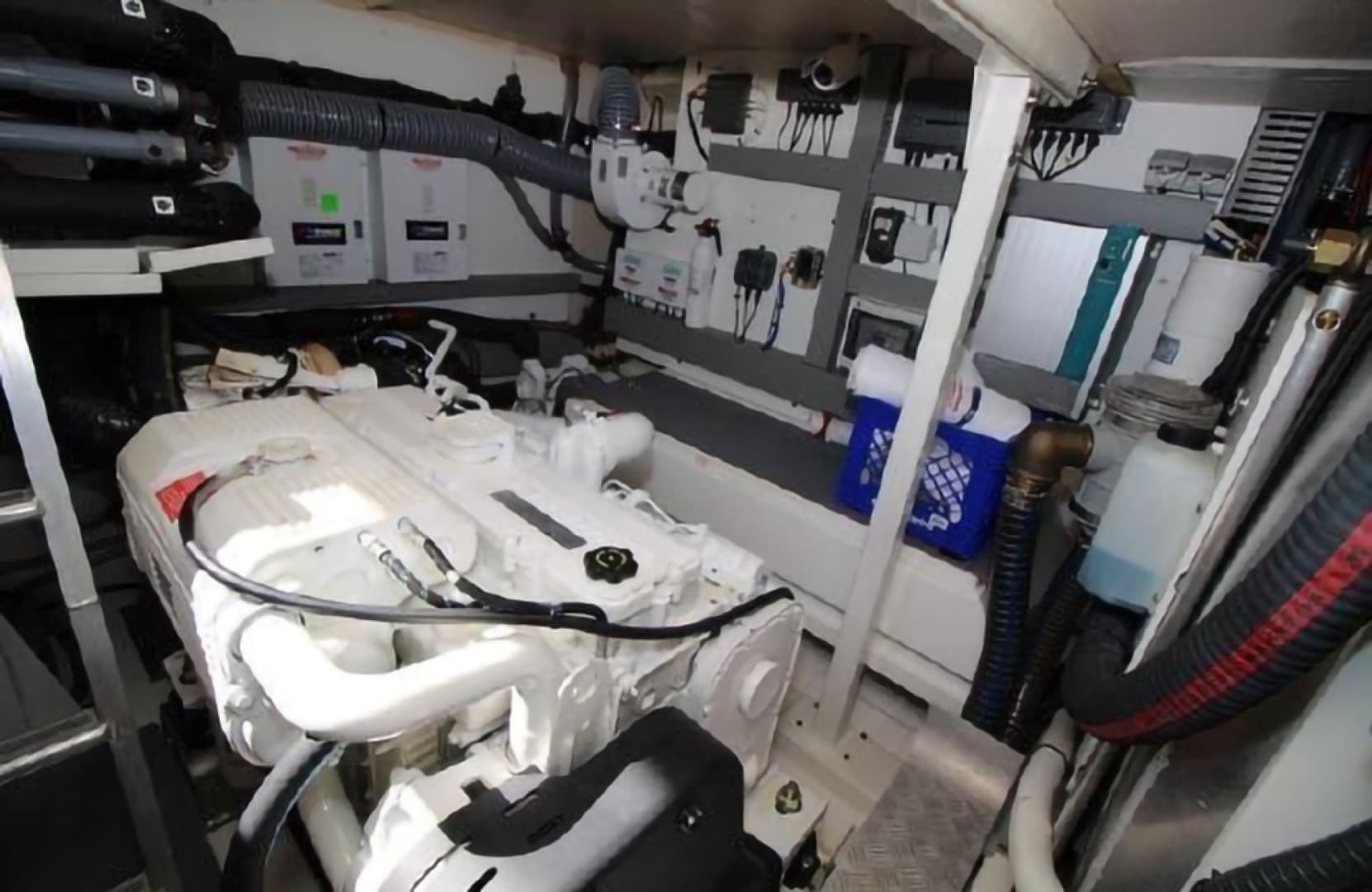 2015 Prestige 550 — photo 25