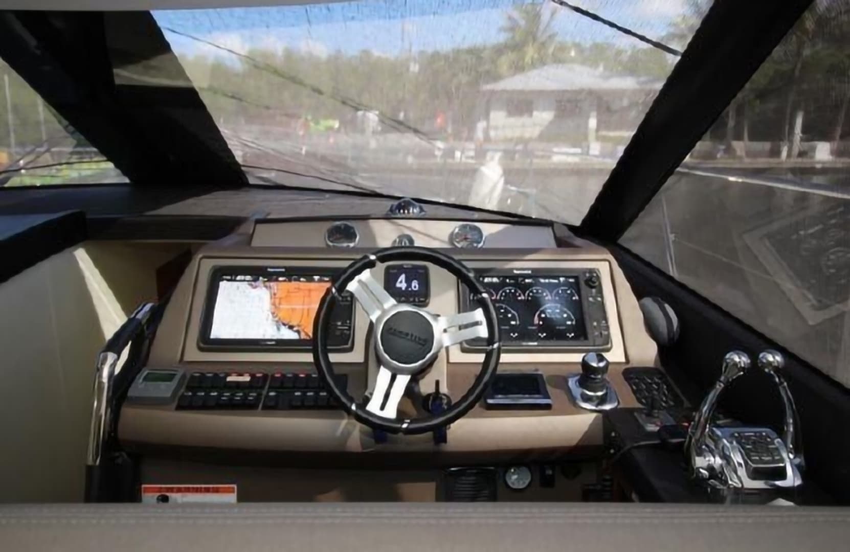 2015 Prestige 550 — photo 16