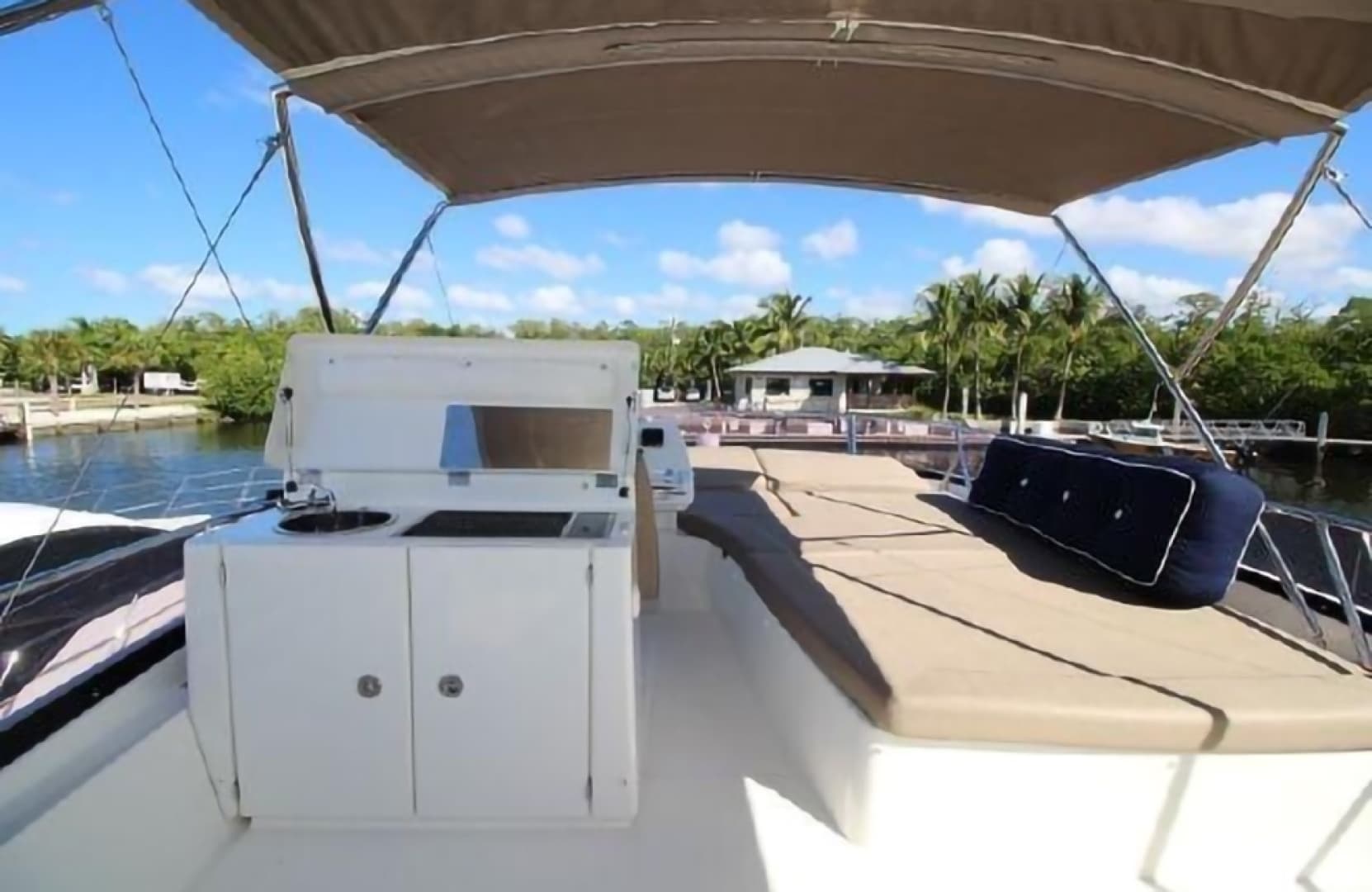 2015 Prestige 550 — photo 8