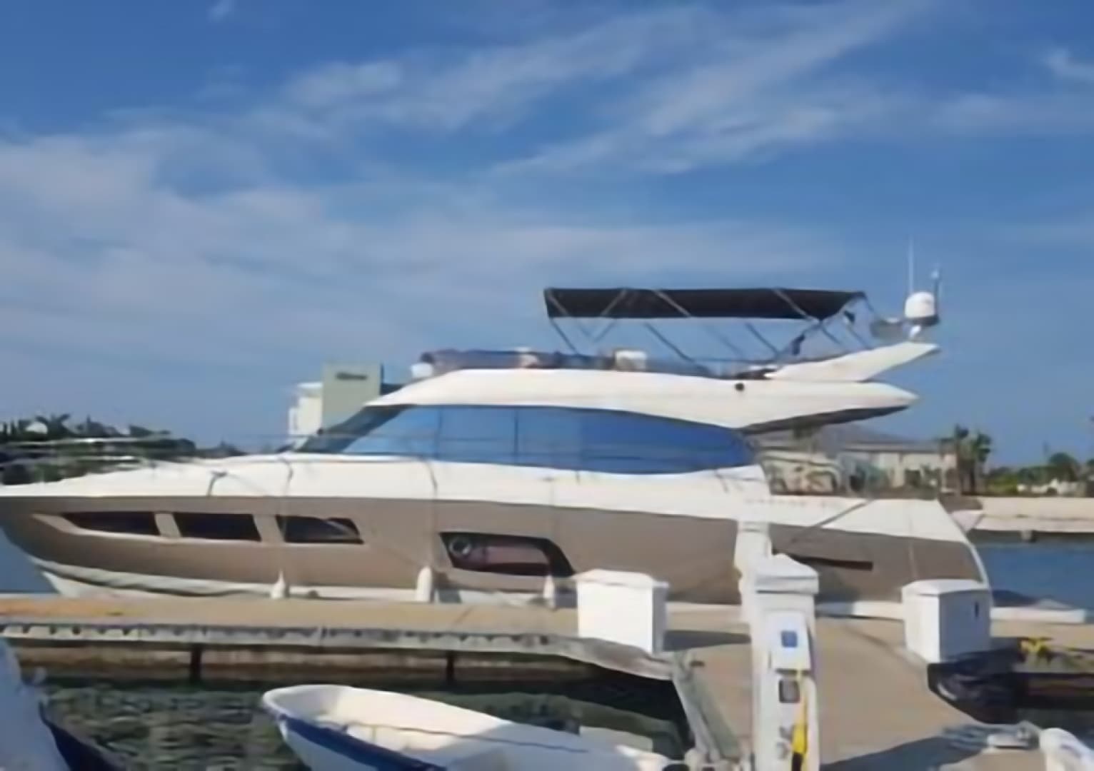 2015 Prestige 550 — photo 2