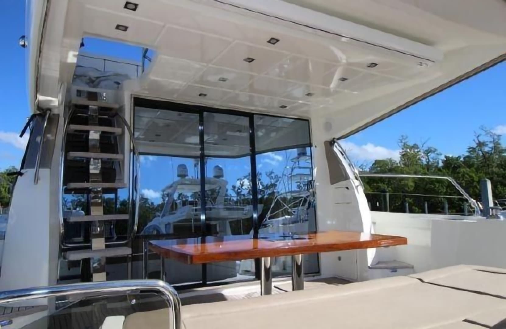 2015 Prestige 550 — photo 11