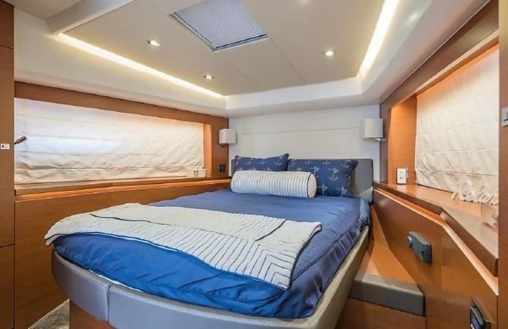 2015 Prestige 550 — photo 21