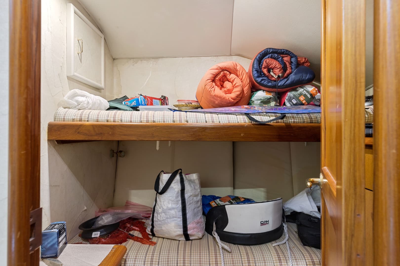 2001 Ocean Yachts 52 SS — photo 24