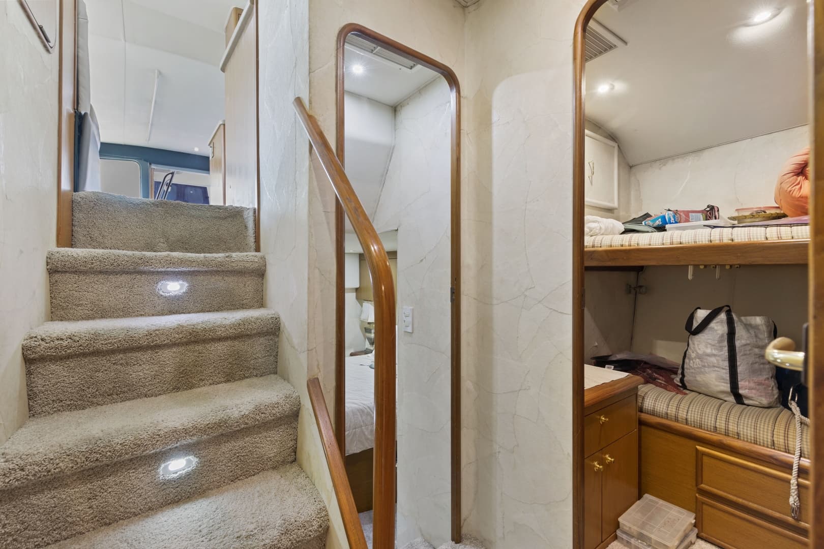 2001 Ocean Yachts 52 SS — photo 23