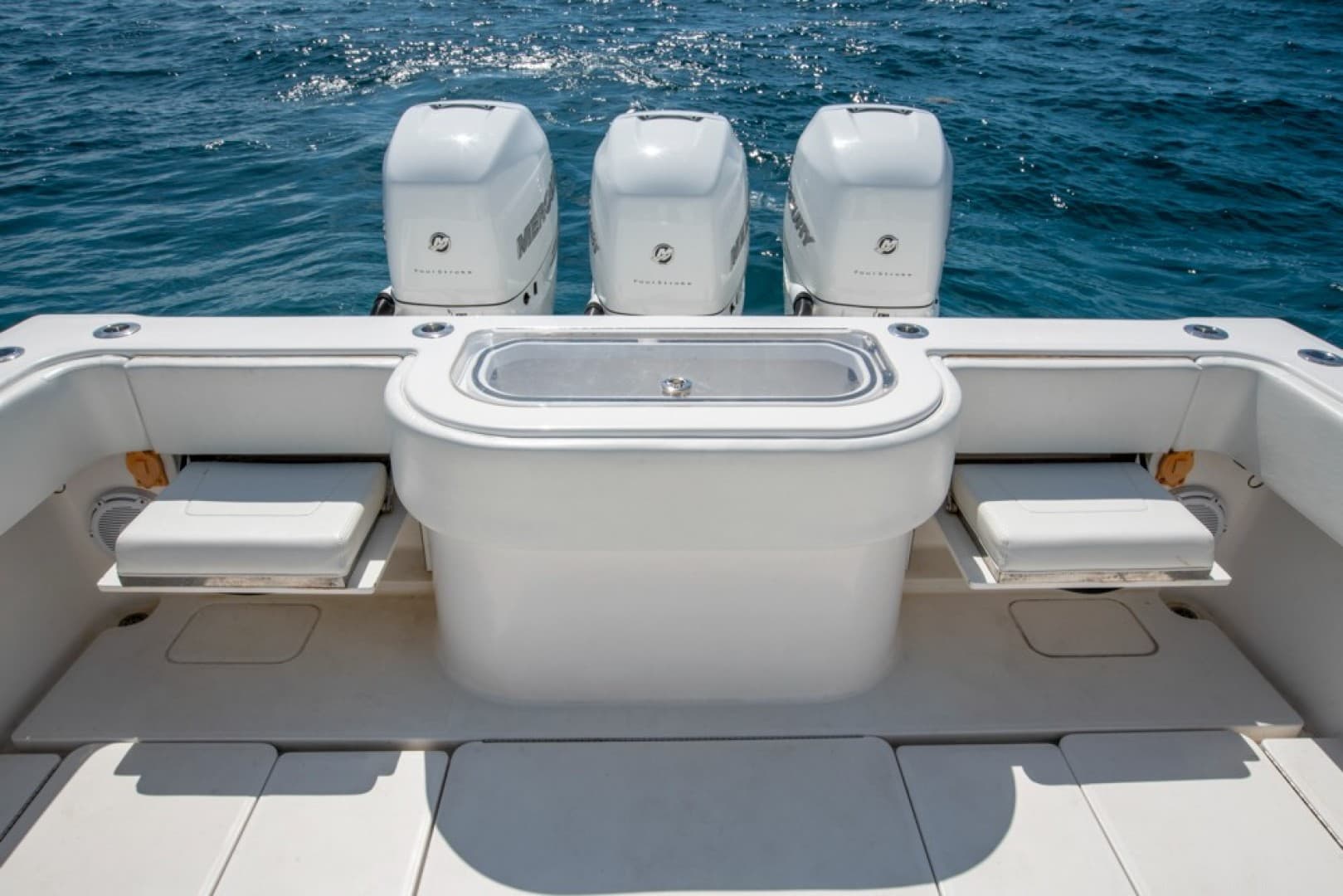 2011 Invincible 42 CC — photo 18