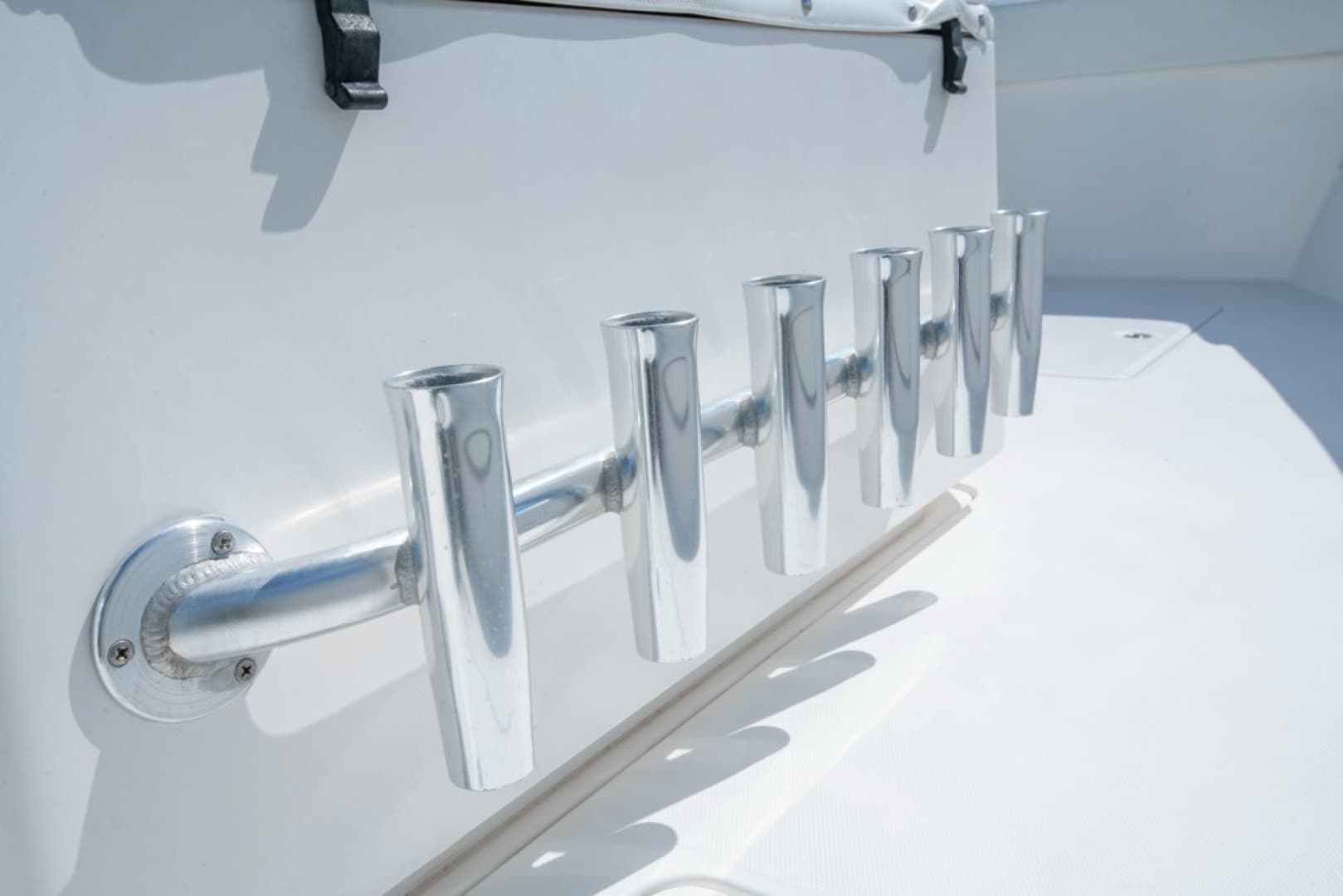 2011 Invincible 42 CC — photo 13