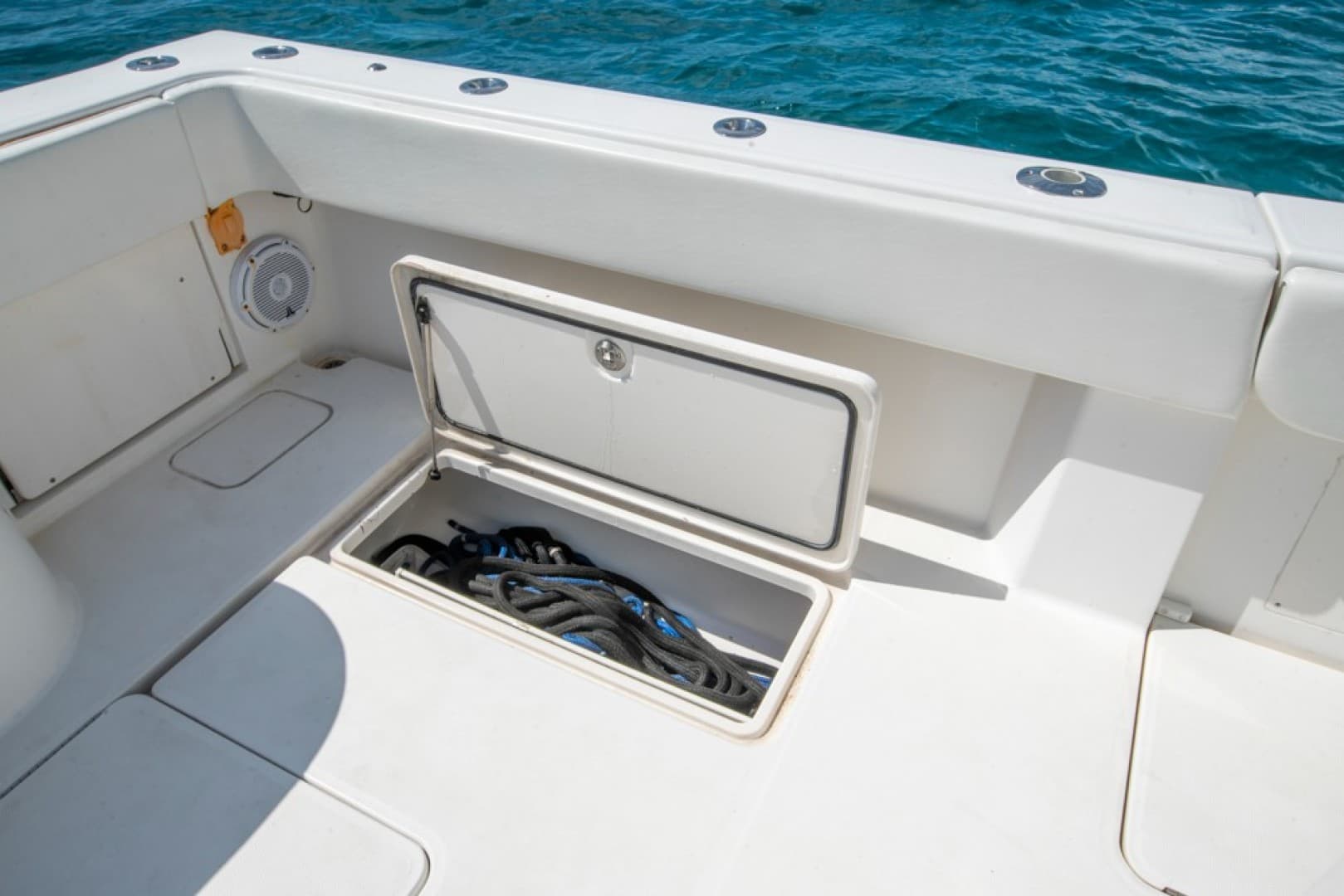 2011 Invincible 42 CC — photo 17