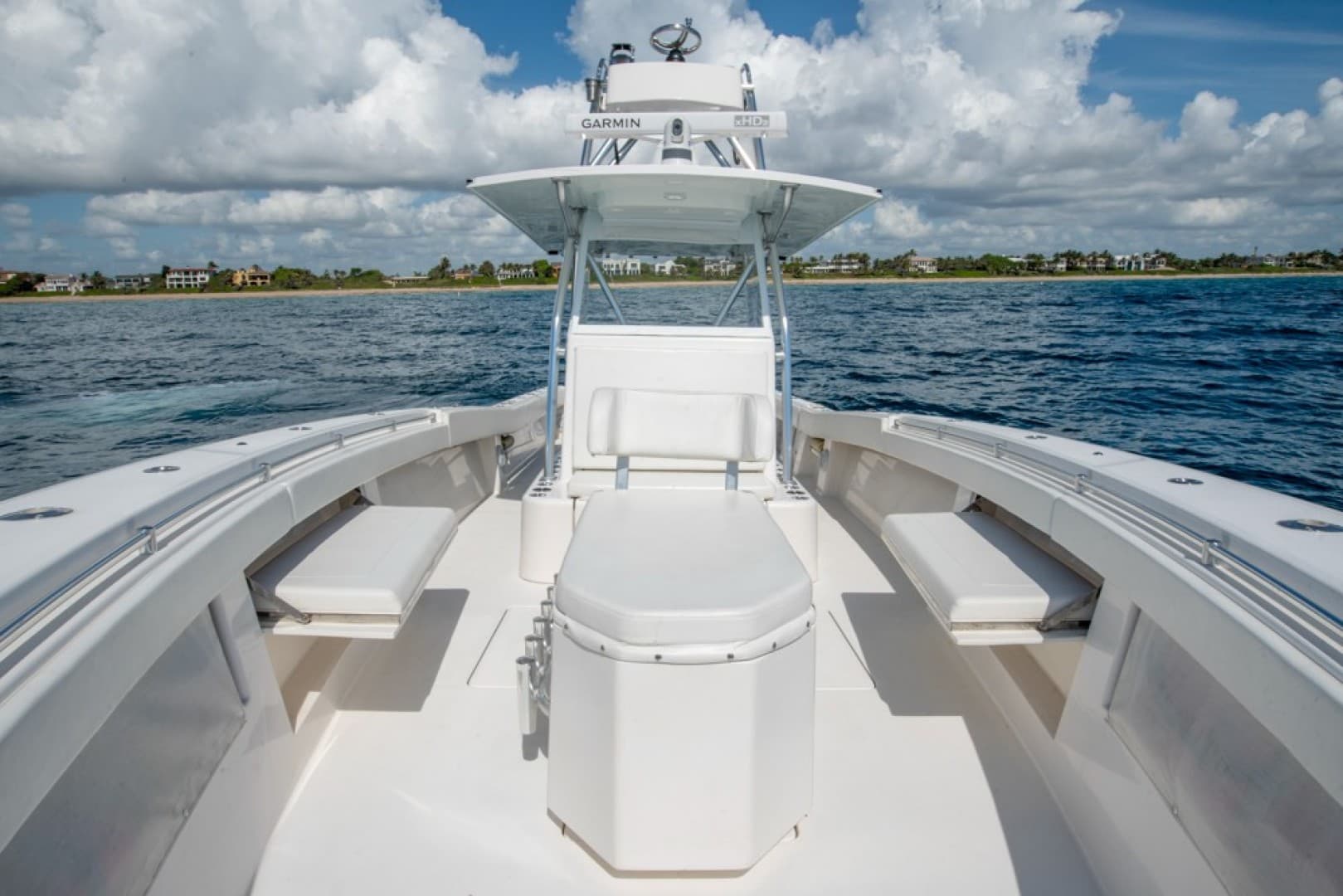 2011 Invincible 42 CC — photo 5