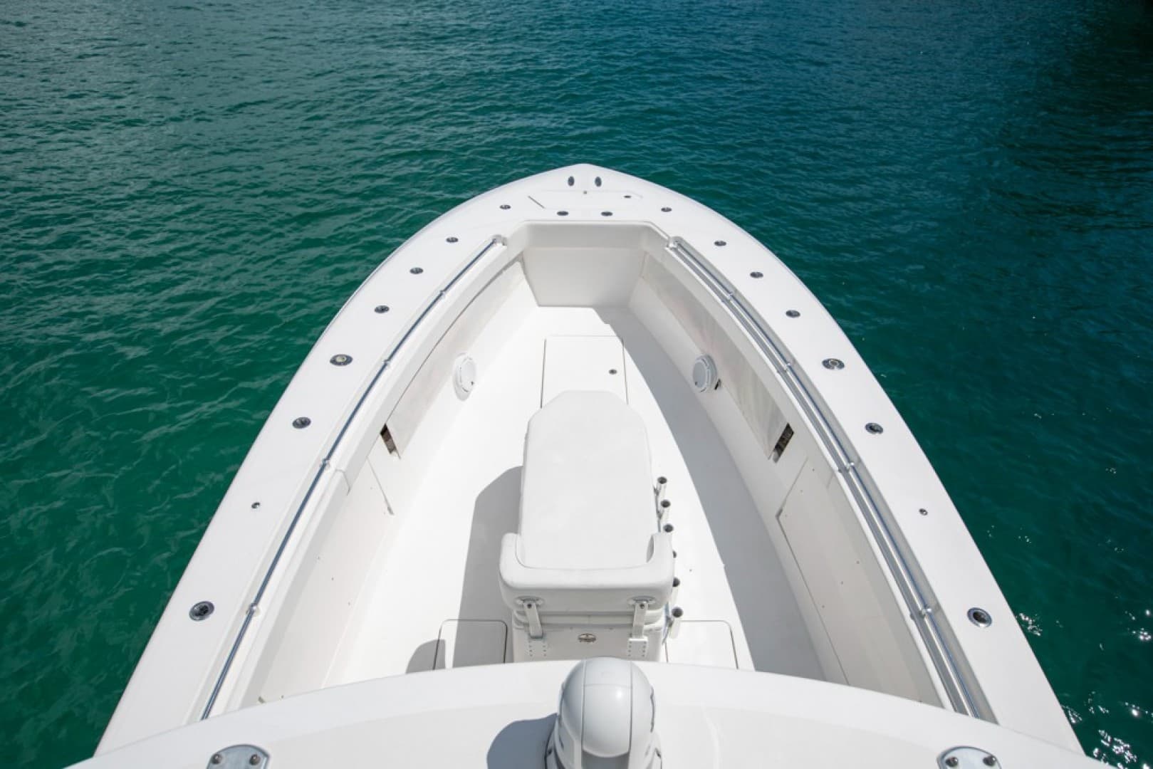 2011 Invincible 42 CC — photo 12