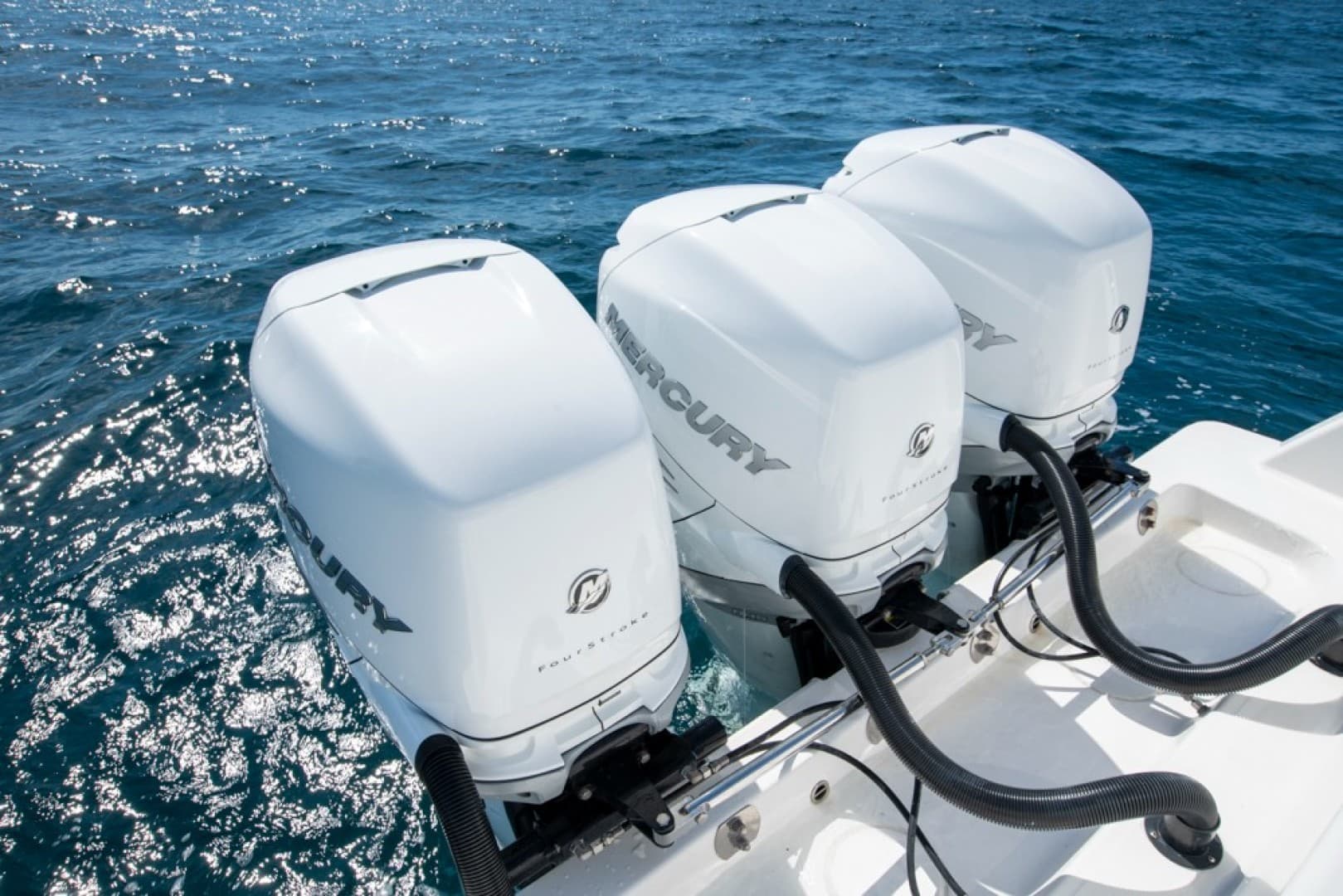 2011 Invincible 42 CC — photo 43