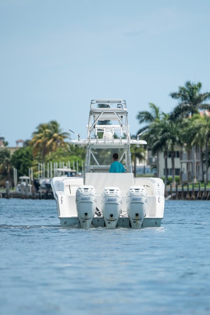 2011 Invincible 42 CC — photo 48